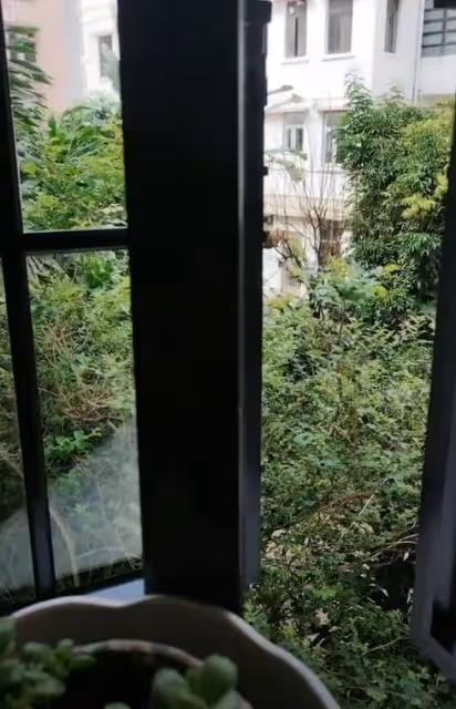 吳綺莉價值1500萬的豪宅雜草叢生，女兒離開後她無心打掃