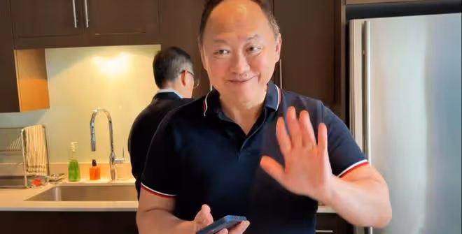 尹子維攜徐冬冬探望哥哥！親兄弟長相差別大，大口朵頤幸福感爆棚