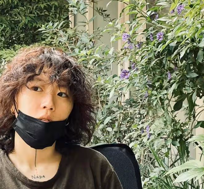 竇靖童與妹妹竇佳嫄罕見同框，同父異母越長越像，姐妹倆髮型搶鏡