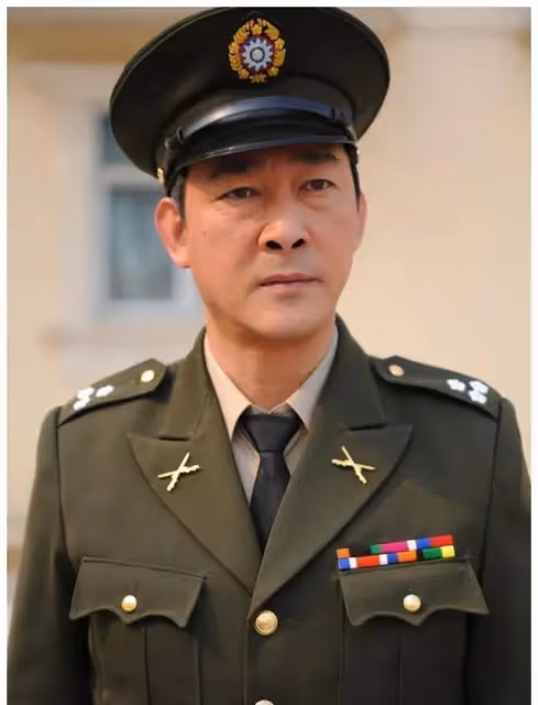 原來他早已去世,患癌一天吃十幾片止疼藥,用命拍完最後一個鏡頭