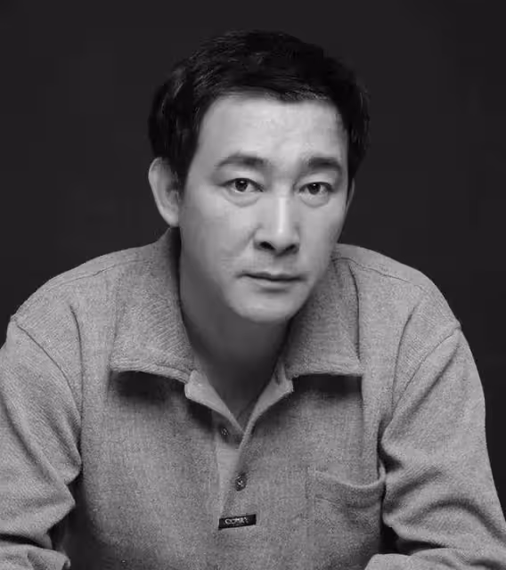 原來他早已去世,患癌一天吃十幾片止疼藥,用命拍完最後一個鏡頭