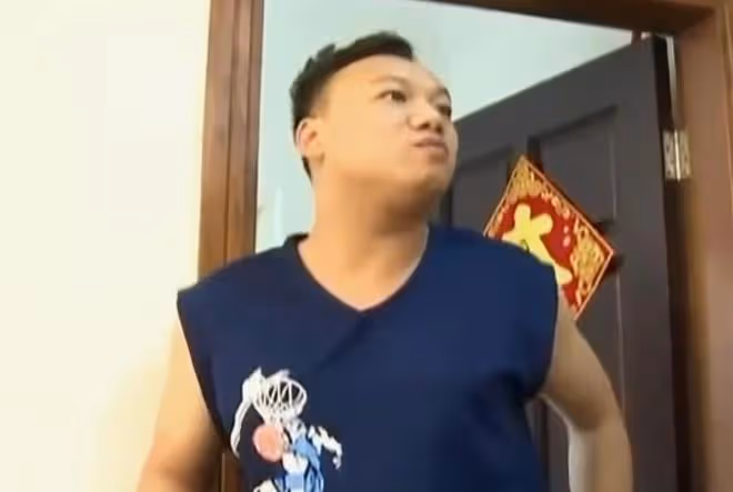 公公幫忙帶孫子,兒子卻選擇離家出走,直言:他摸了我媳婦的屁股