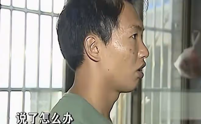 房東深夜只穿一條短褲,給女租客「修水管」,被對方丈夫撞個正著