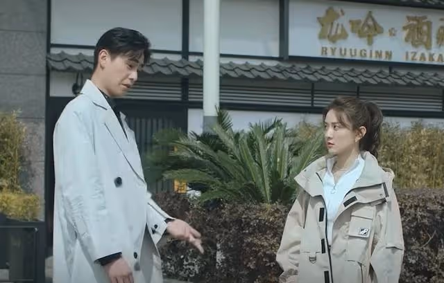 戀愛吧：胡一天復刻「夾心吻」，撩撥梁潔全程高能，導演都沒眼看