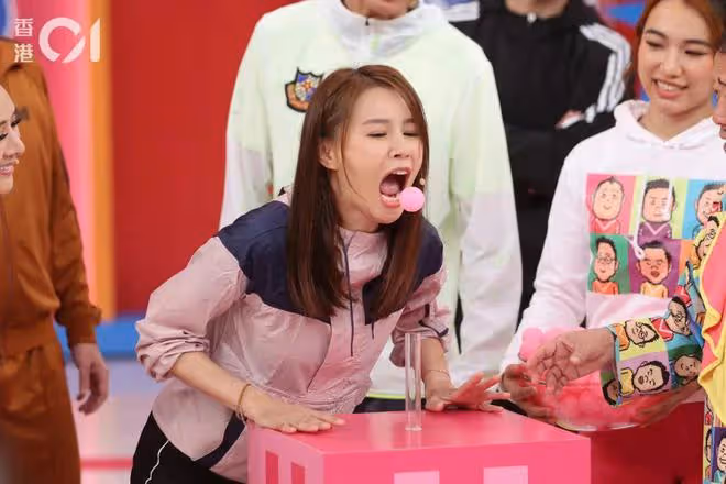 TVB新晉咪神與女星葉子楣同場較量!曾志偉嘆為觀止!