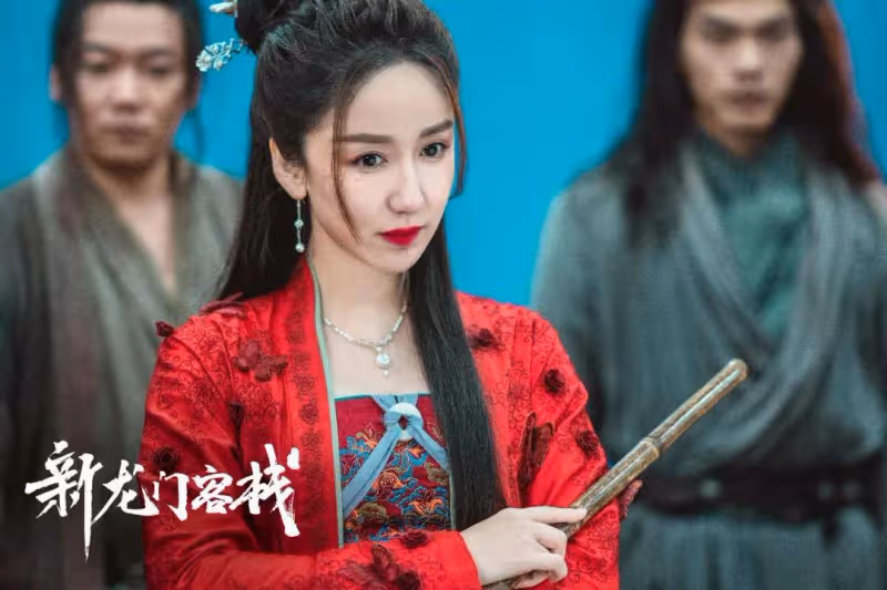 阿嬌新片露腰露腿又露胸瘋狂擦邊!艷照門讓她徹底廢了?