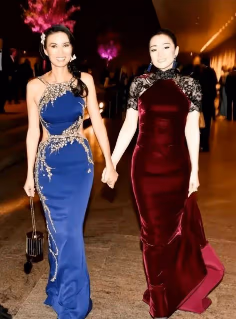 鄧文迪與鞏俐罕見合影,終於明白:骨相美在肉感美面前不堪一擊