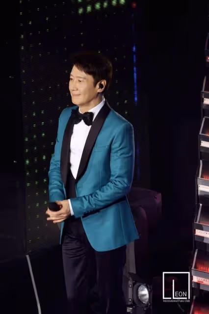 天王黎明澳門演唱會,粉絲風雨無阻熱情不減,現場超越CD氛圍高漲