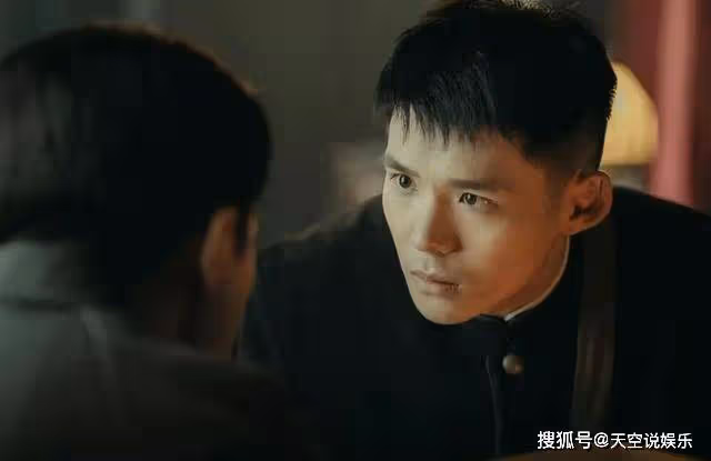《哈爾濱一九四四》看懂長發畫師的身份,才明白他是宋卓武獲救關鍵