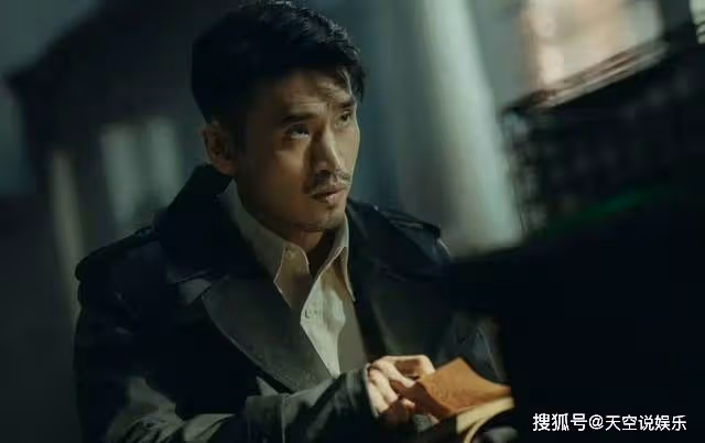 《哈爾濱一九四四》看懂長發畫師的身份,才明白他是宋卓武獲救關鍵