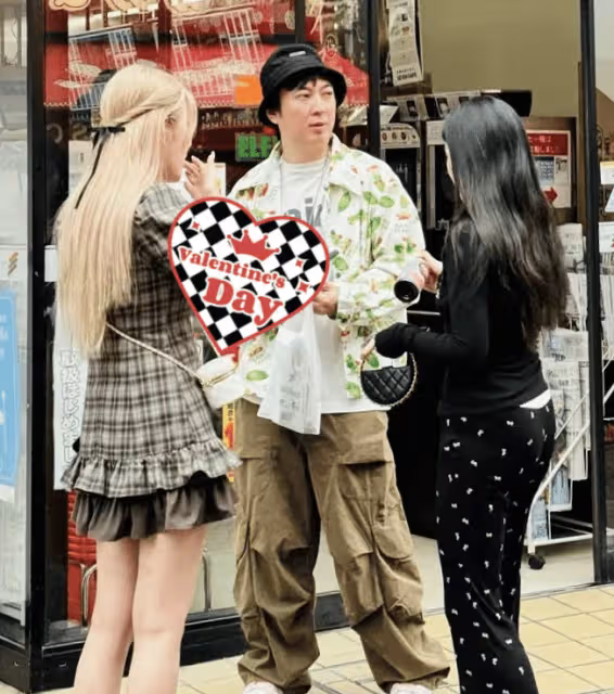 花心!王思聰日本開千萬豪車,帶3美女坐過山車,各個人美身材好