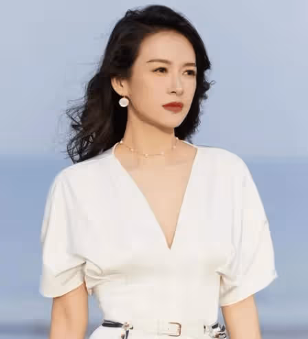 汪峰的愛人陳露再次亮相，獨特氣質與魅力，與章子怡的絕世美貌相媲美