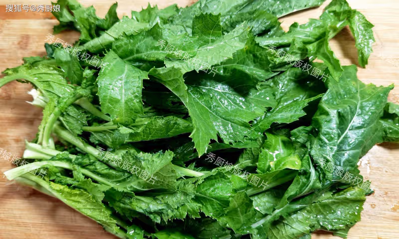 5月，吃菠菜芹菜不如吃它，全身是寶，才1元一斤，隨手一蒸太香了