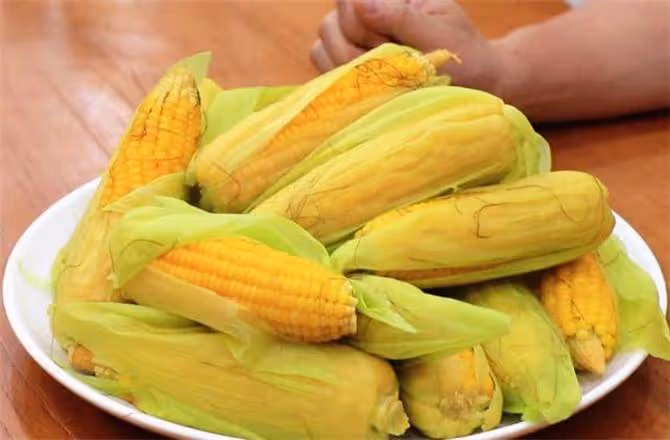 玉米熟的保存還是生的保存?教你幾個技巧,放一年味道也不變