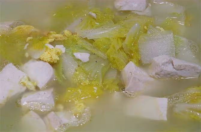 老師傅做白菜燉豆腐的方法,肯定和你不一樣,不用肉湯也一樣美味