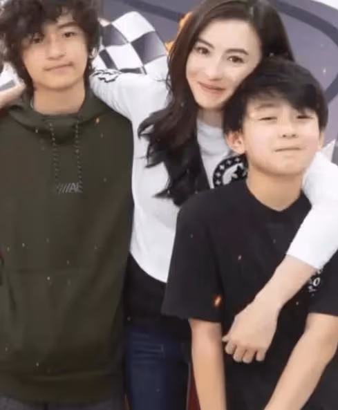 王菲大肚遮不住,謝霆鋒豪擲千萬為肚中孩子祈福,謝賢得知後暴怒立刻公布遺產