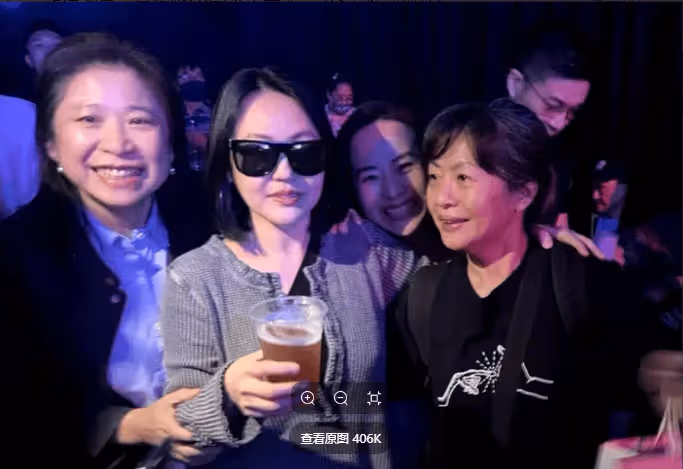 具俊曄DJ秀不足千人,小S全家到場支持,大S送花籃高調示愛