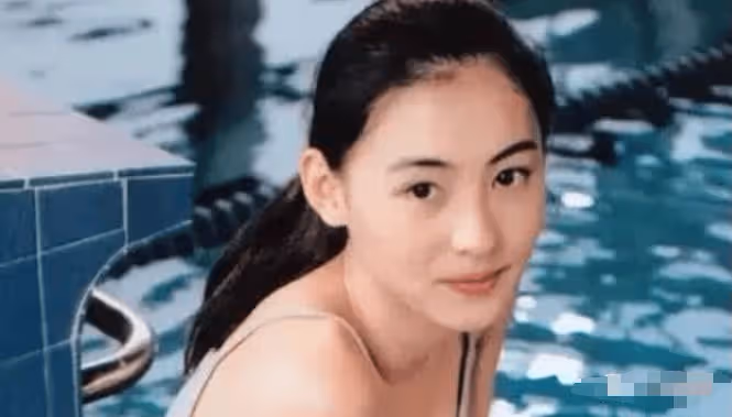 不忍了!謝霆鋒親口說出與張柏芝三胎孩子的關係,難怪至今不娶王菲