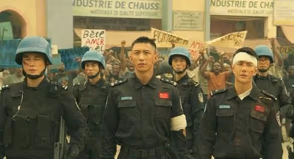 《九龍城寨之圍城》:躲過古天樂洪金寶,卻被35歲的男配驚艷了