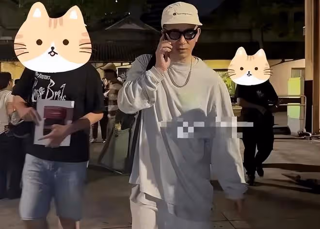大S和老公牽手坐車,慶功宴都是葷菜,大S什麼時候開始吃葷了?