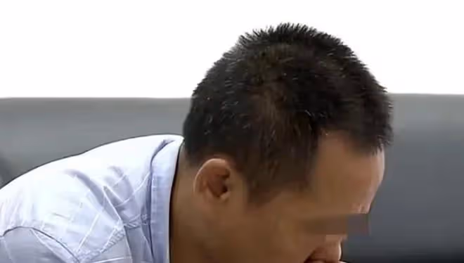女子嫌貧愛富拋棄丈夫孩子,最後自己被別人拋棄,丈夫 咎由自取