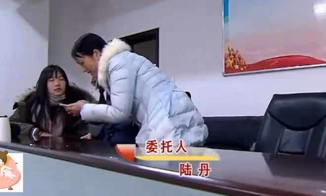 女博士放棄出國深造和富家子結婚,女兒出生後因一封信被掃地出門