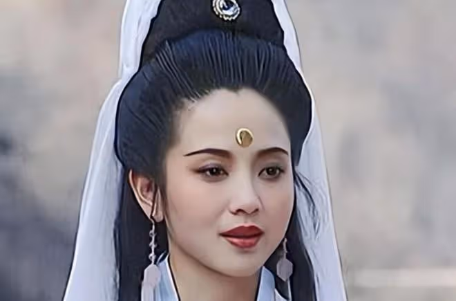 江南第一美人:50歲演校花被嘲「太老」,老照片被翻出打臉網友