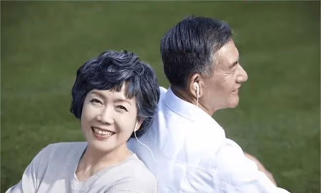 女孩不穿衣服睡被男閨蜜乘虛而入,不反抗還極力配合,事後哭訴