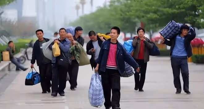 女孩不穿衣服睡被男閨蜜乘虛而入,不反抗還極力配合,事後哭訴