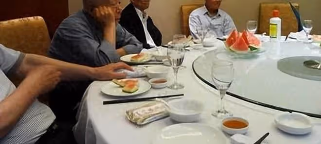 女孩不穿衣服睡被男閨蜜乘虛而入,不反抗還極力配合,事後哭訴