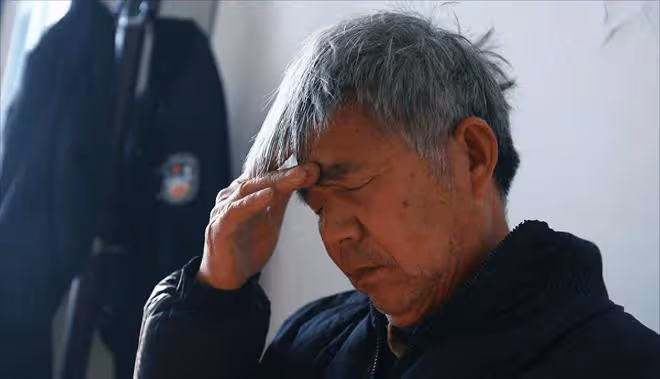 女孩不穿衣服睡被男閨蜜乘虛而入,不反抗還極力配合,事後哭訴