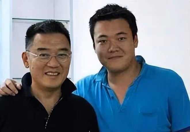 女孩不穿衣服睡被男閨蜜乘虛而入,不反抗還極力配合,事後哭訴