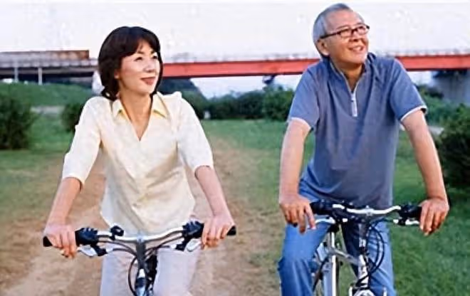 女孩不穿衣服睡被男閨蜜乘虛而入,不反抗還極力配合,事後哭訴
