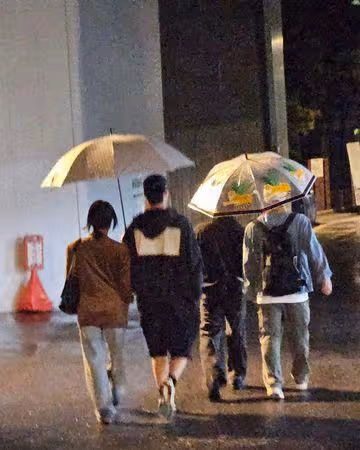 ASTRO家人全到齊!4成員「留空位給他」守護文彬妹 網看合照哭了