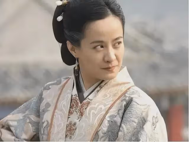 演員劇雪：嫁給大13歲著名導演，婚後無兒無女，如今怎樣了？
