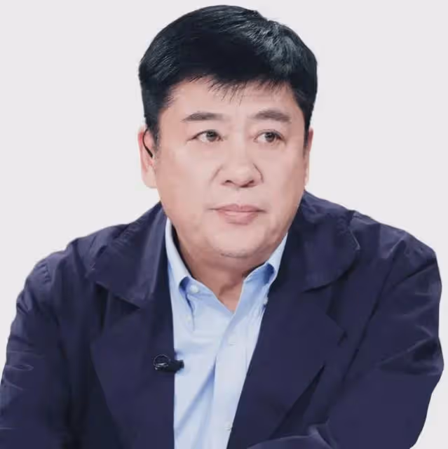 張潮：再婚娶小20歲美女，62歲老來得子，如今女兒也是演員