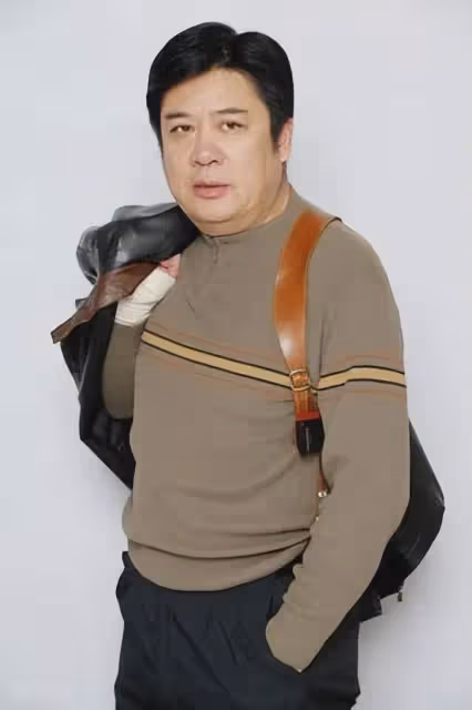 張潮：再婚娶小20歲美女，62歲老來得子，如今女兒也是演員