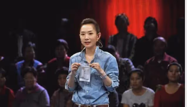 北京衛視「一姐」王芳：曾被多次下病危，嫁大16歲的老公身家過億