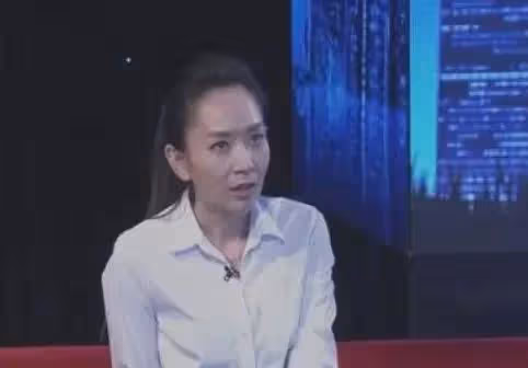 北京衛視「一姐」王芳：曾被多次下病危，嫁大16歲的老公身家過億