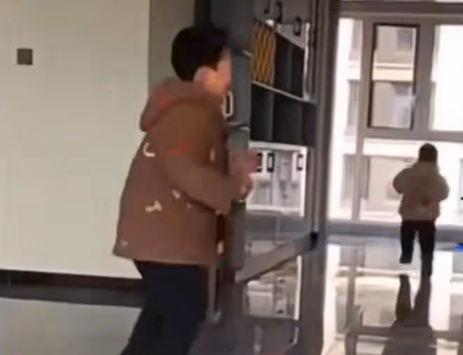 夫妻打拚多年終買房,7歲兒子參觀後開心到蹦蹦跳跳:為他們值得