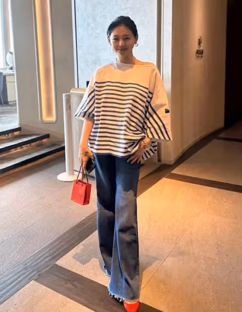 大S曬全身照正式復工,婚後素顏狀態真好,紅皮鞋手上戴18萬名表
