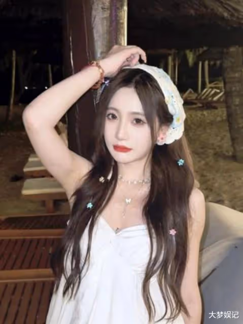 SNH48成員「隊內交往」被劈腿!第3人也是團員,崩潰:我才是小丑