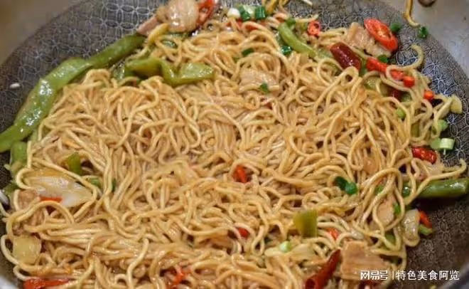 挖到寶了,這款豆角燜面太解饞,嫩鮮飽腹,味道嘎嘎好