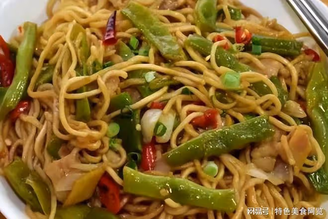 挖到寶了,這款豆角燜面太解饞,嫩鮮飽腹,味道嘎嘎好