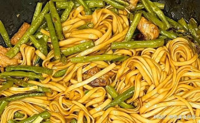 挖到寶了,這款豆角燜面太解饞,嫩鮮飽腹,味道嘎嘎好