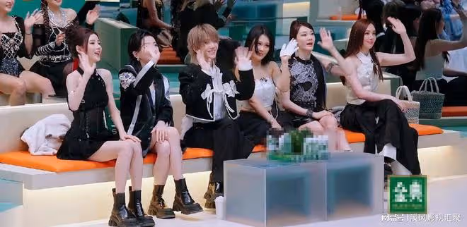 浪姐5：二公妝造太劣質，陳麗君組還不如常服，戚薇像禮儀小姐！
