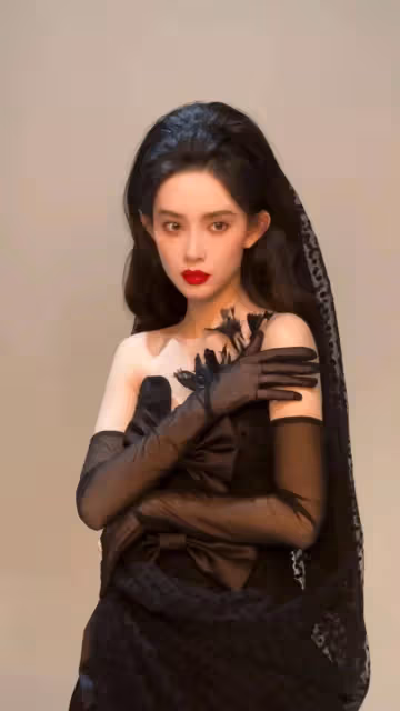 孟子義曬靚麗寫真！她雪膚玉貌身材曼妙美得讓人窒息