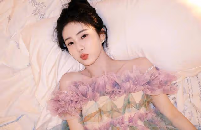 90後白鹿甜度爆表,身材火辣,當真是人間極品!