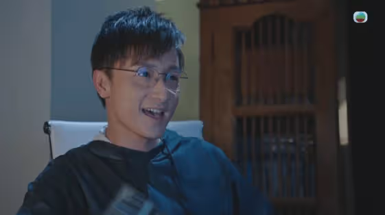 72歲TVB男星30年後再拍戲!透露當年退圈原因!至今仍未婚無子女
