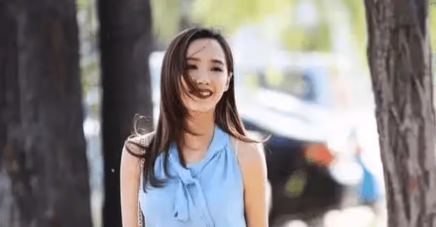 一個非常有可塑性的演員,氣質出眾,更是一位漂亮的辣媽